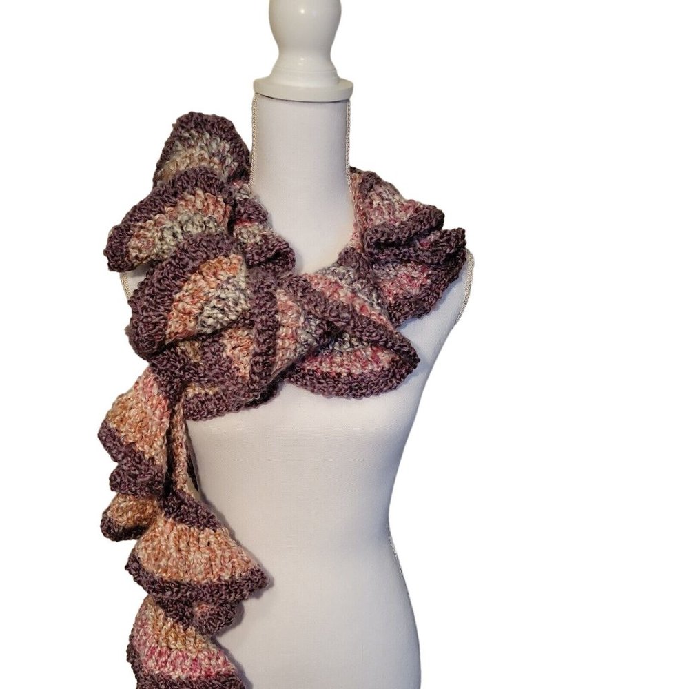Elegant Multicolor Ruffled Scarf - Picture 6 of 9